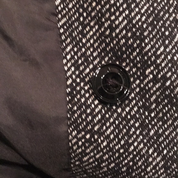 London Fog Black And White Single Breasted Coat Size Medium. EUC - Picture 6 of 6